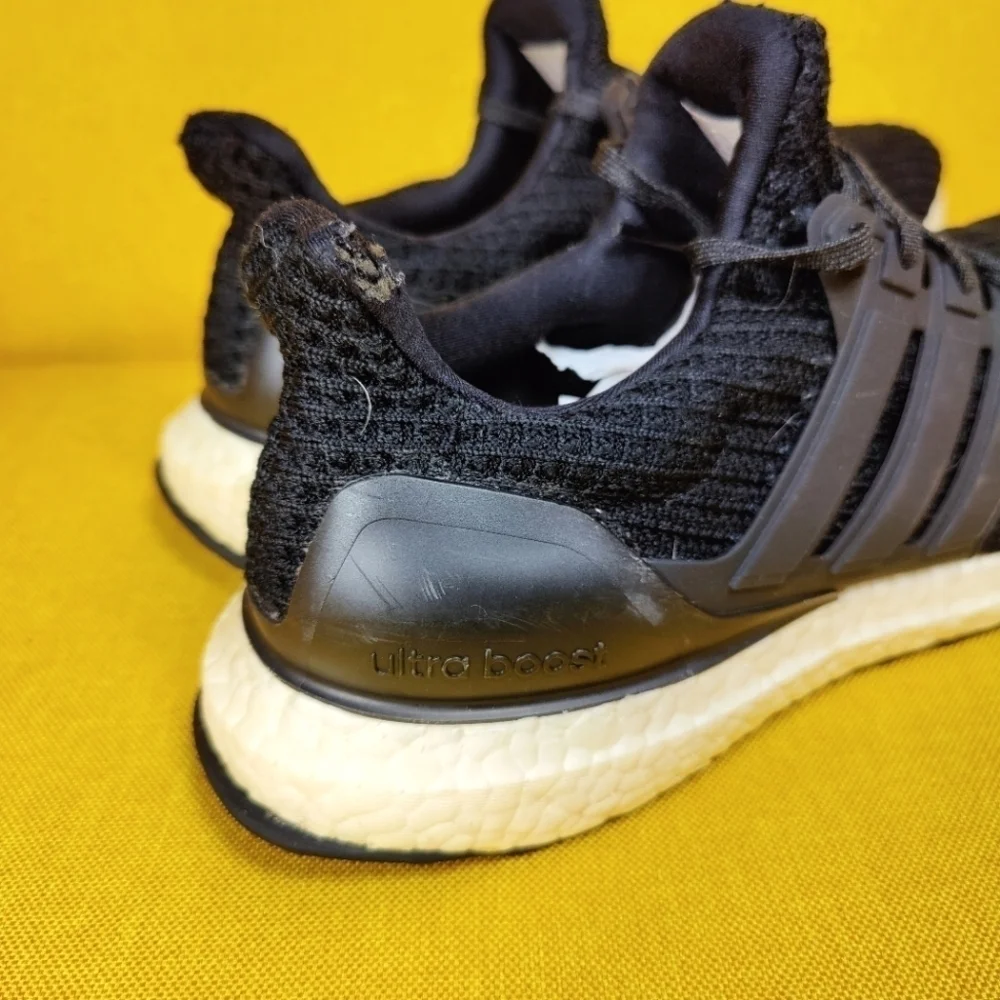 Adidas Ultraboost 4.0 DNA Black White Knit Sneakers Women's Shoe Size 9.5